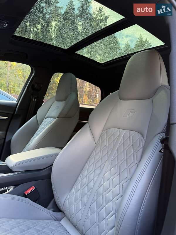 Позашляховик / Кросовер Audi SQ8 Sportback e-tron 2023 в Києві