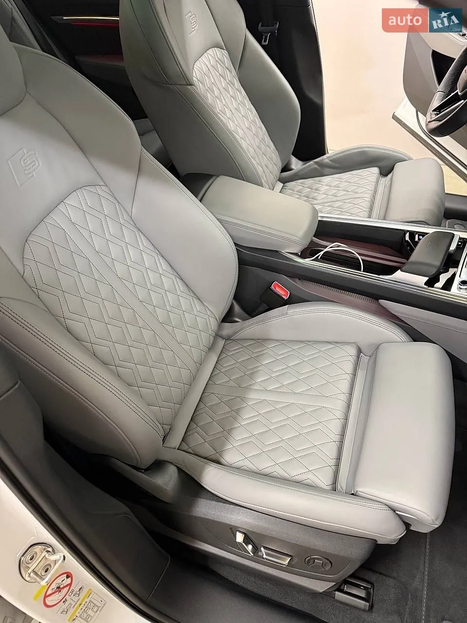 2023 Audi SQ8 - мініатюра 12