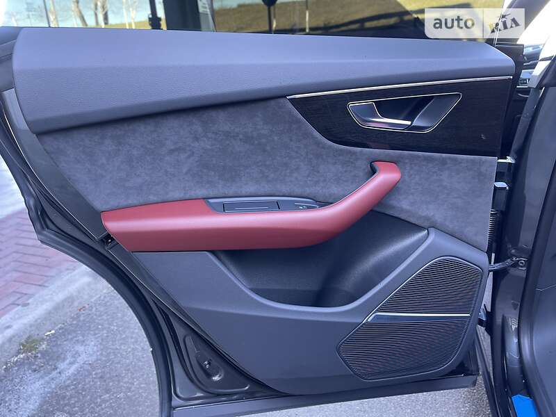 Внедорожник / Кроссовер Audi SQ8 2022 в Киеве