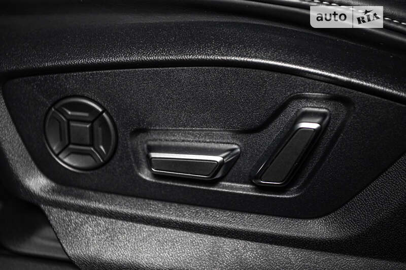 Внедорожник / Кроссовер Audi SQ8 2020 в Ужгороде