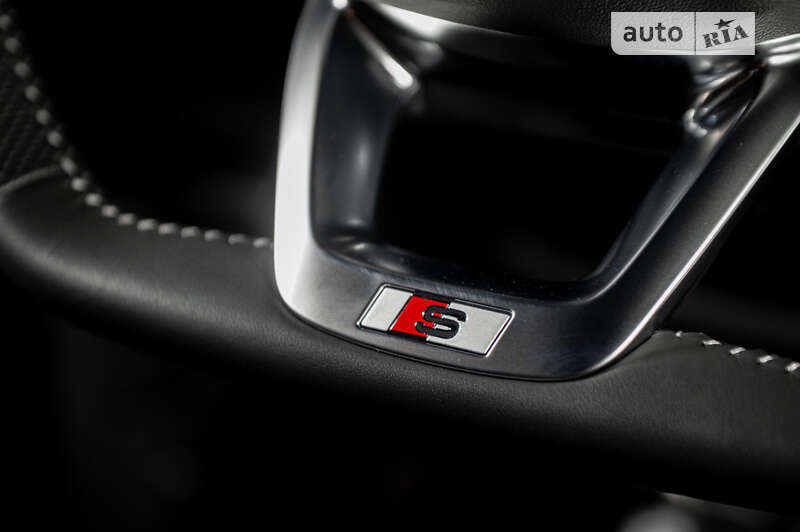 Внедорожник / Кроссовер Audi SQ8 2020 в Ужгороде