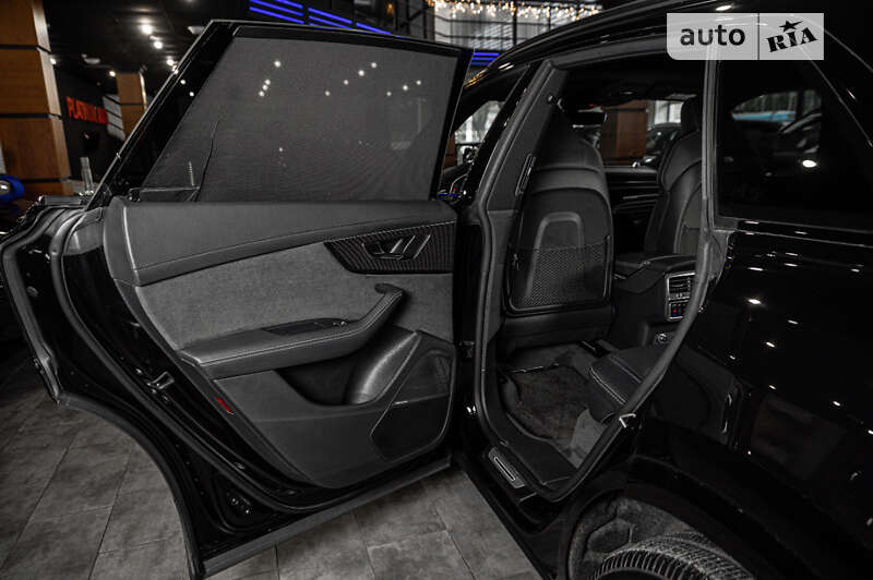 Внедорожник / Кроссовер Audi SQ8 2020 в Ужгороде