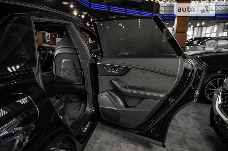 Внедорожник / Кроссовер Audi SQ8 2020 в Ужгороде