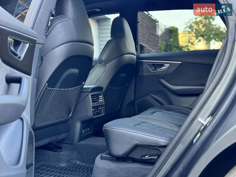 Внедорожник / Кроссовер Audi SQ8 2020 в Киеве