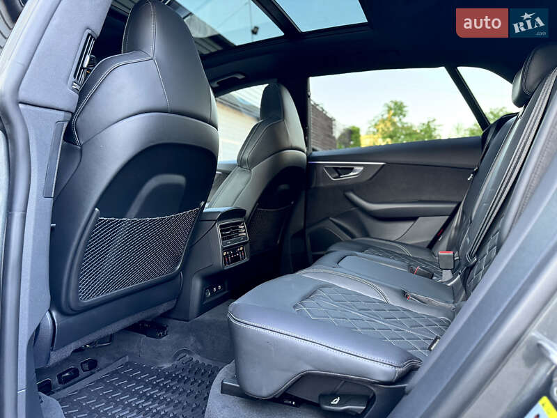 Внедорожник / Кроссовер Audi SQ8 2020 в Киеве