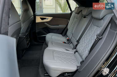 Позашляховик / Кросовер Audi SQ8 2021 в 