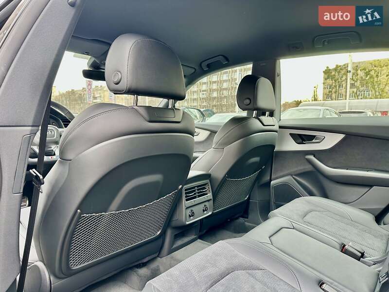 Позашляховик / Кросовер Audi SQ8 2025 в Києві