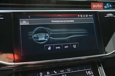 Позашляховик / Кросовер Audi SQ8 2024 в 