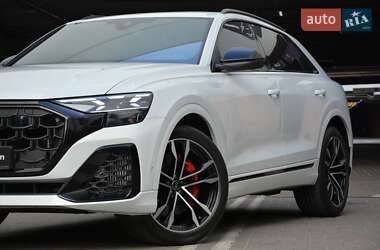 Позашляховик / Кросовер Audi SQ8 2024 в 