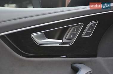 Позашляховик / Кросовер Audi SQ8 2024 в 