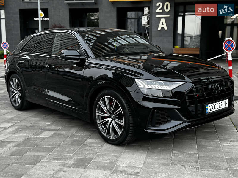 Внедорожник / Кроссовер Audi SQ8 2021 в 