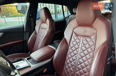 Внедорожник / Кроссовер Audi SQ8 2021 в 