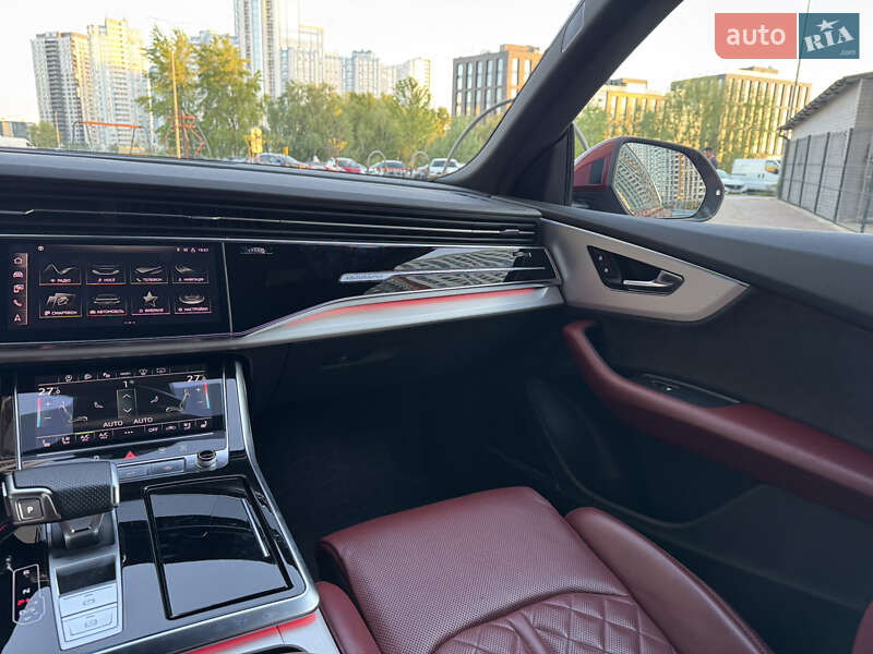 Позашляховик / Кросовер Audi SQ8 2021 в Києві