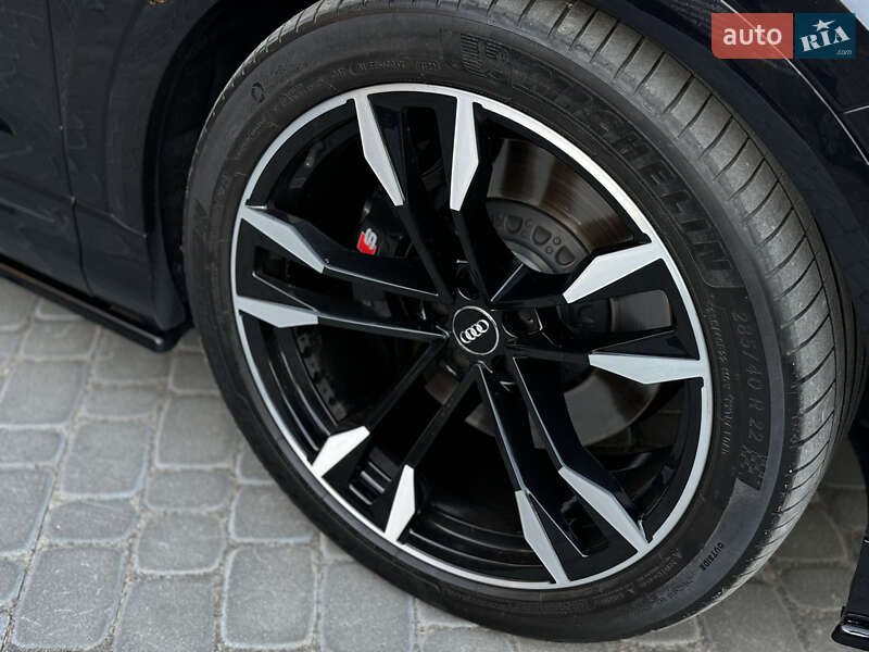 Позашляховик / Кросовер Audi SQ8 2020 в Вінниці