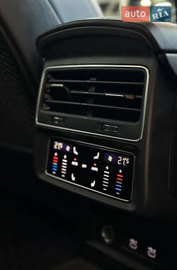 Внедорожник / Кроссовер Audi SQ8 2020 в 