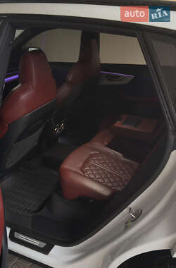 Внедорожник / Кроссовер Audi SQ8 2023 в 