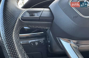 Внедорожник / Кроссовер Audi SQ8 2021 в 