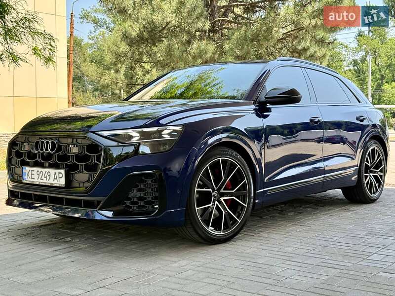 Audi SQ8, photos from the listing
