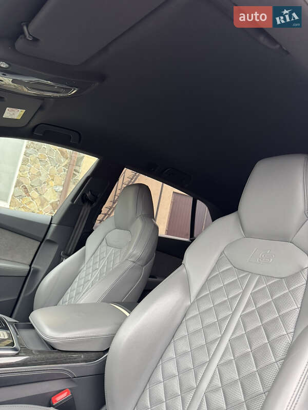 Внедорожник / Кроссовер Audi SQ8 2020 в Владимире