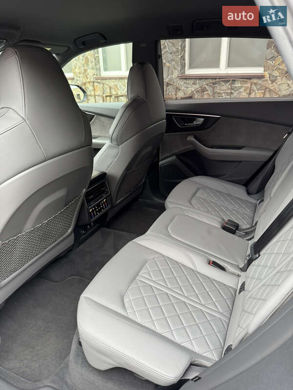 Внедорожник / Кроссовер Audi SQ8 2020 в Владимире