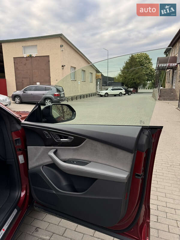 Внедорожник / Кроссовер Audi SQ8 2020 в Владимире
