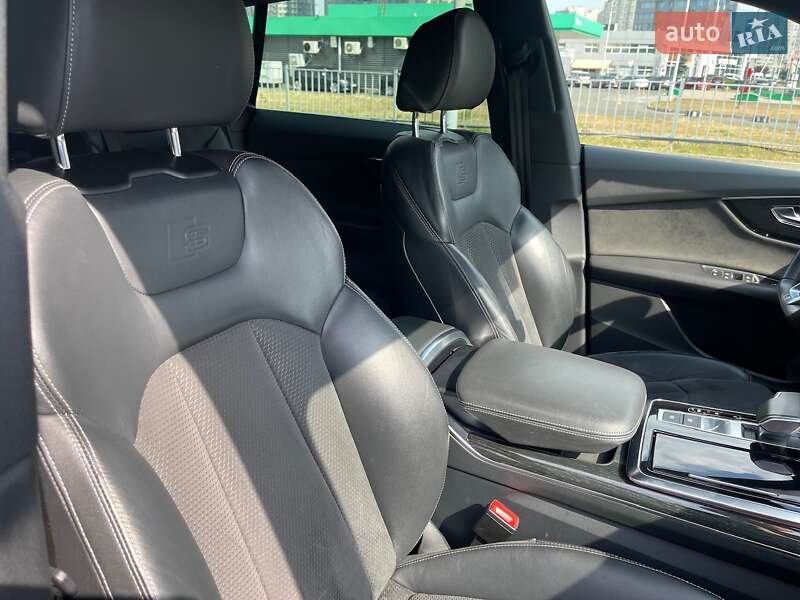 Внедорожник / Кроссовер Audi SQ8 2020 в Киеве