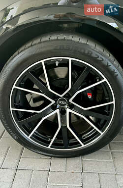 Внедорожник / Кроссовер Audi SQ8 2021 в 