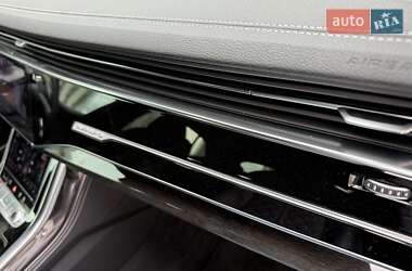Внедорожник / Кроссовер Audi SQ8 2025 в 