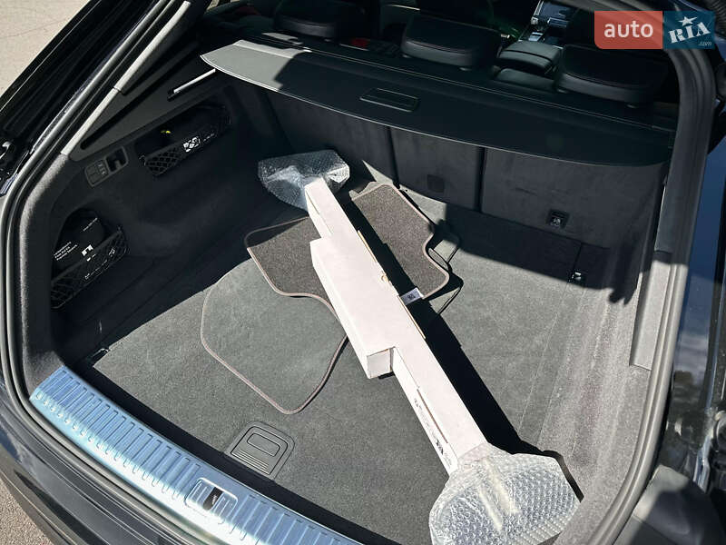 Внедорожник / Кроссовер Audi SQ8 2025 в Киеве