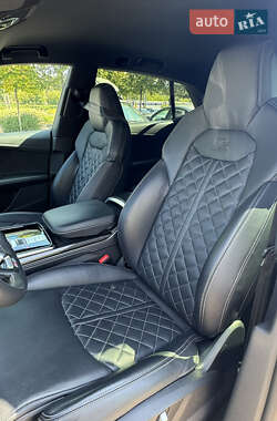 Внедорожник / Кроссовер Audi SQ8 2021 в 