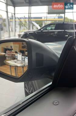 Внедорожник / Кроссовер Audi SQ8 2021 в 