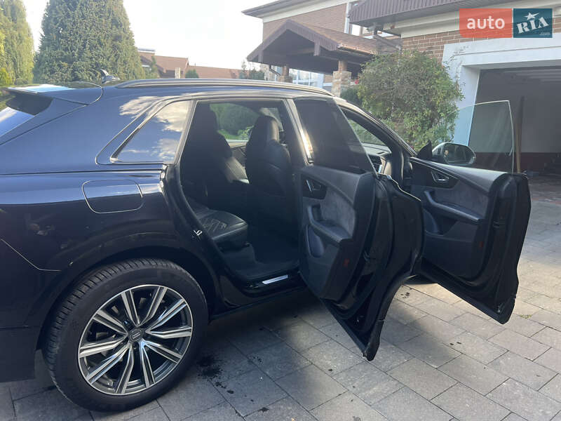 Внедорожник / Кроссовер Audi SQ8 2020 в Бердичеве