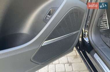 Позашляховик / Кросовер Audi SQ8 2021 в 