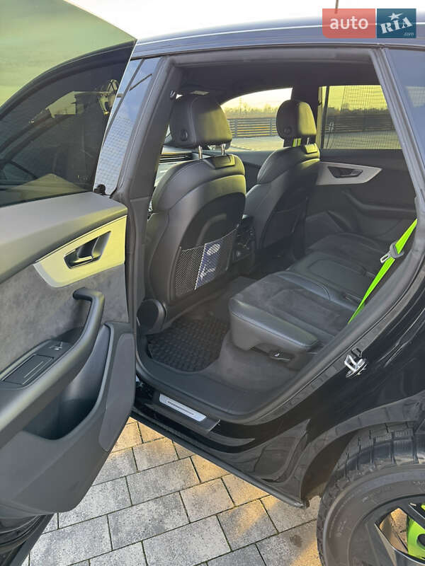 Внедорожник / Кроссовер Audi SQ8 2021 в Мукачево