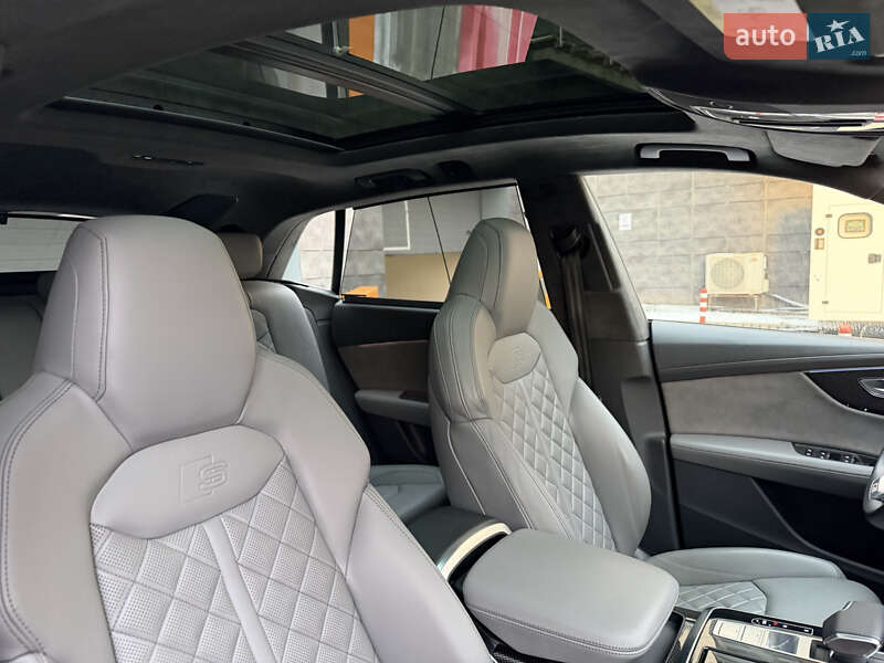 Внедорожник / Кроссовер Audi SQ8 2021 в Киеве
