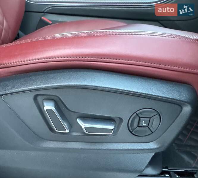 Внедорожник / Кроссовер Audi SQ8 2024 в Киеве