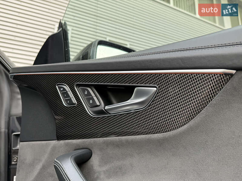 Внедорожник / Кроссовер Audi SQ8 2019 в Ровно