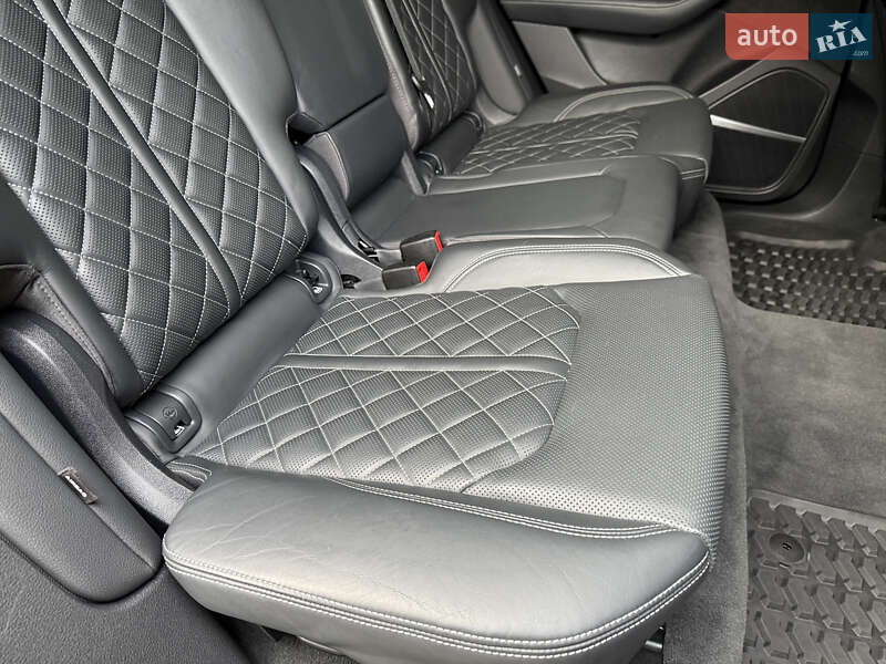 Внедорожник / Кроссовер Audi SQ8 2019 в Ровно