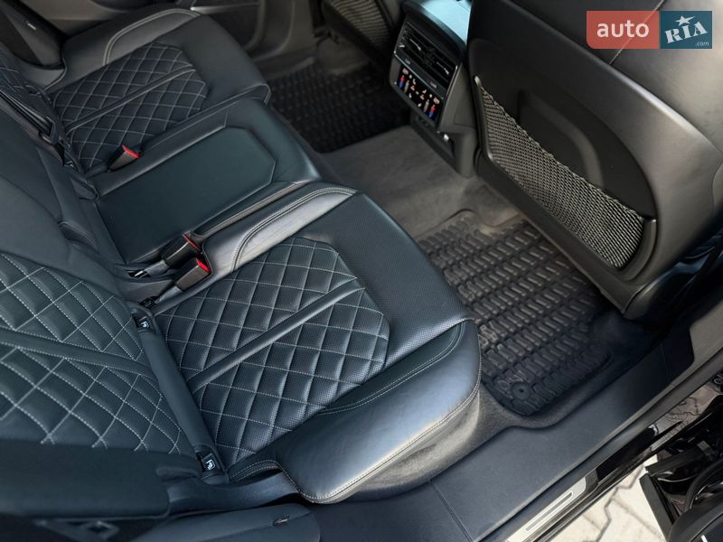 Внедорожник / Кроссовер Audi SQ8 2019 в Хмельницком