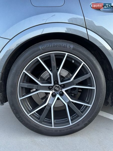 Позашляховик / Кросовер Audi SQ8 2020 в Києві