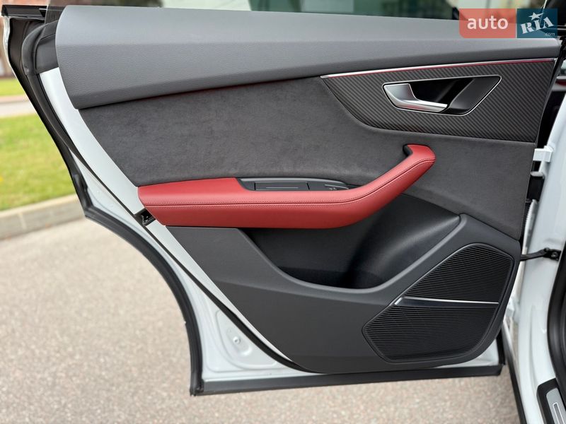 Внедорожник / Кроссовер Audi SQ8 2024 в Киеве