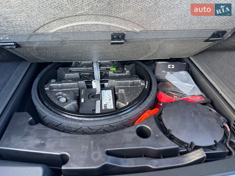 Внедорожник / Кроссовер Audi SQ8 2024 в Киеве