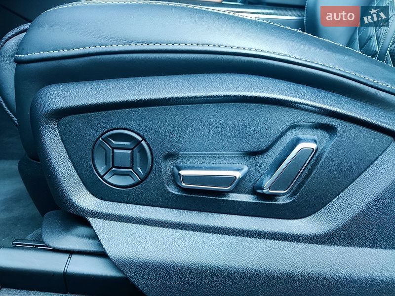 Позашляховик / Кросовер Audi SQ8 2021 в Києві