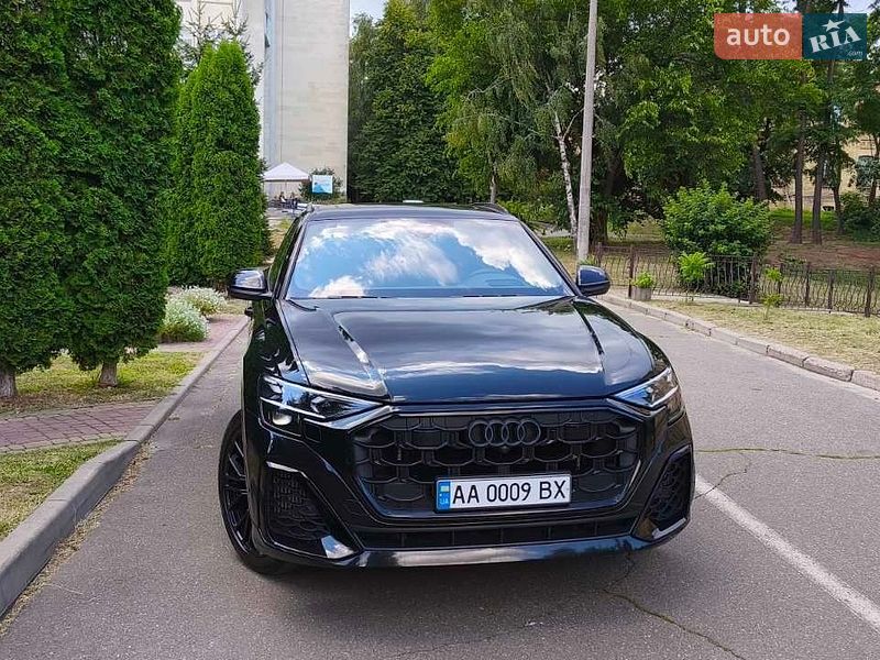 Audi SQ8, photos from the listing