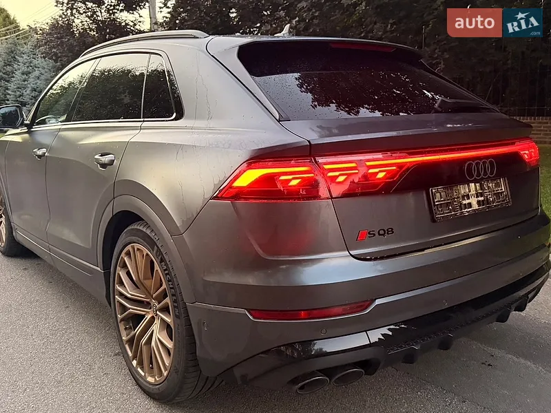 Audi SQ8