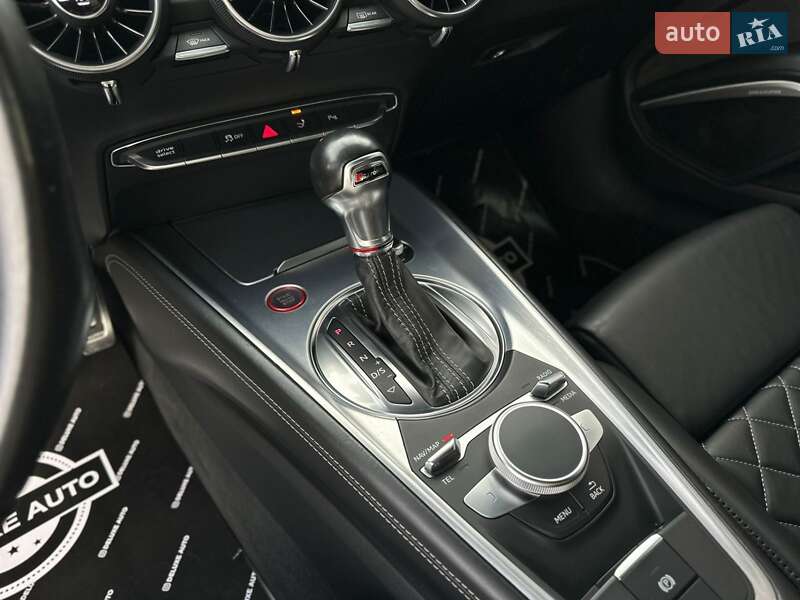 Купе Audi TT S 2016 в Киеве фото 31 Купе Audi TT S 2016 в Киеве