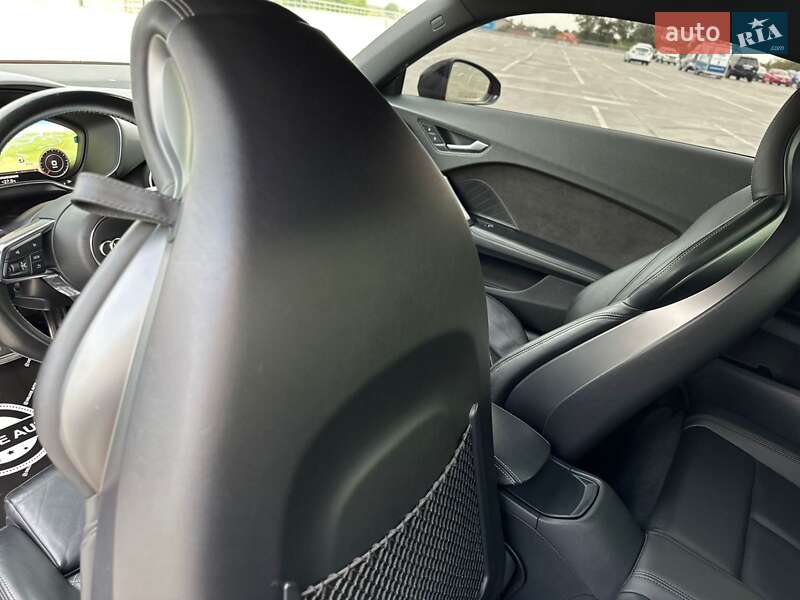 Купе Audi TT S 2016 в Киеве фото 40 Купе Audi TT S 2016 в Киеве