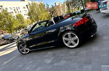Купе Audi TT S 2012 в 