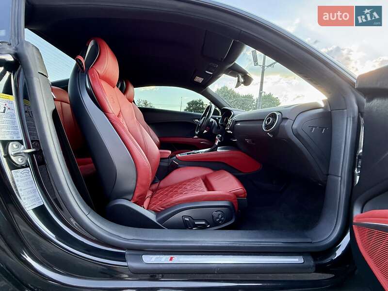 Купе Audi TT S 2015 в Киеве