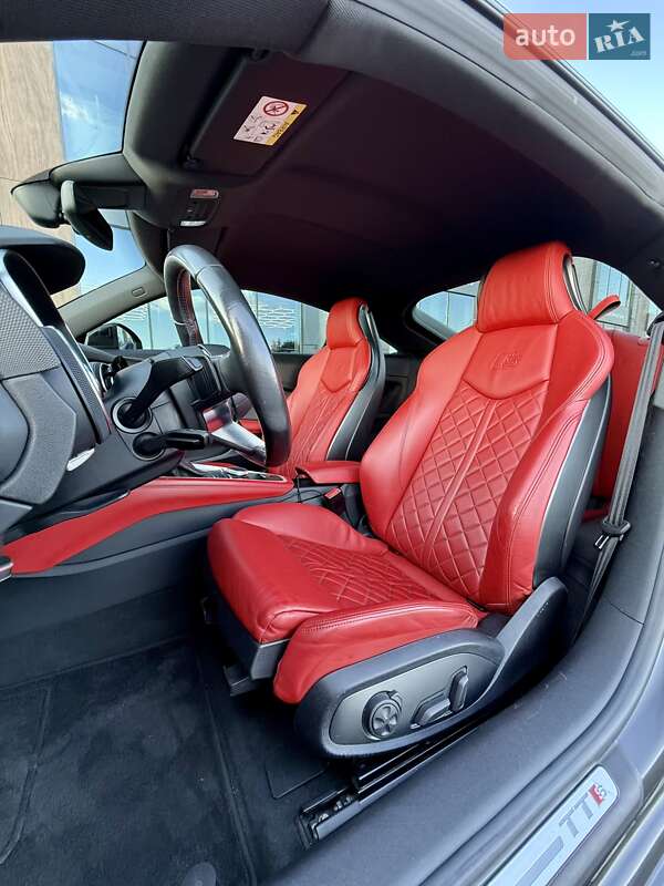 Купе Audi TT S 2015 в Киеве